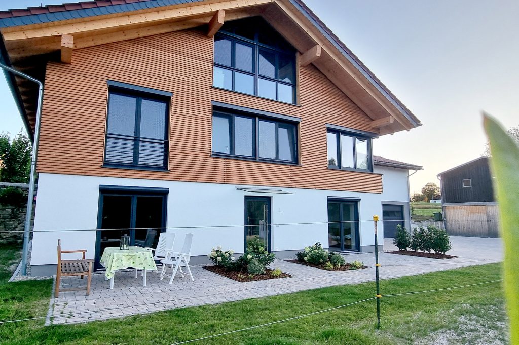 Hof Wiesengrund Alm - Ferienwohnungen Terrassen Abendsonne und Morgensonne